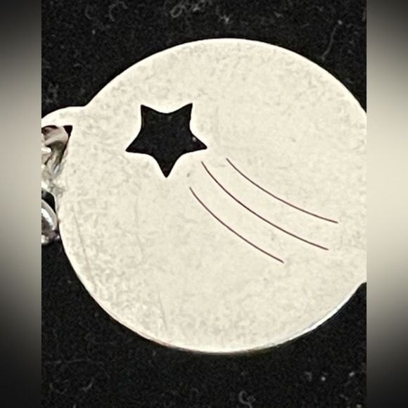 6” silver tone chain‎ bracelet and silver tone round “loyal” engravable charm - Picture 3 of 8